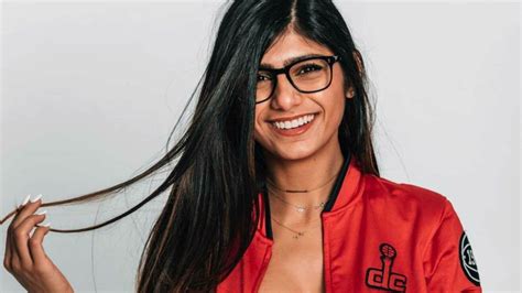 Pounding Mia Khalifa!